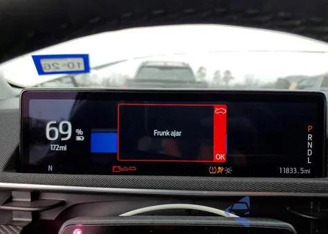 2024 Ford Mustang Mach-E Select z USA, uszkodzony, nr VIN 3FMTK1R40RMA41916